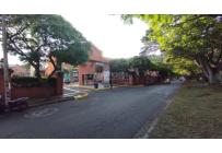 Locales y Bodegas, Venta, Chipichape - $2.100.000.000