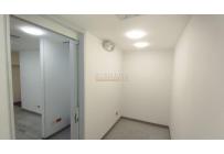 Locales y Bodegas, Venta, Chipichape - $2.100.000.000