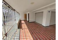 Locales y Bodegas, Alquiler, Camino Real - $2.200.000