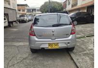 Renault Sandero 2011