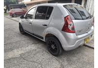 Renault Sandero 2011