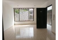 Oficinas y Consultorios, Alquiler, La Flora - $1.000.000