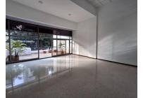 Oficinas y Consultorios, Alquiler, Panamericano - $5.000.000