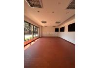 Oficinas y Consultorios, Alquiler, Cuarto de Legua - $15.000.000