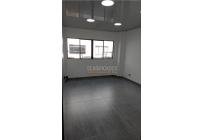 Oficinas y Consultorios, Alquiler, Centro Ccial Cali 2000 - $700.000