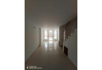 Casas, Alquiler, Calicanto - $2.200.000