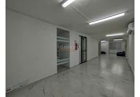 Oficinas y Consultorios, Alquiler, La Flora - $4.500.000