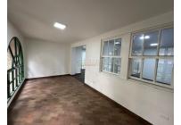 Oficinas y Consultorios, Alquiler, Versalles - $3.500.000