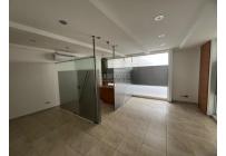 Oficinas y Consultorios, Alquiler, Centro Ccial. Unicentro - $3.300.000