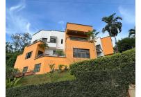 Casas, Venta, Primero de Mayo - $3.000.000.000