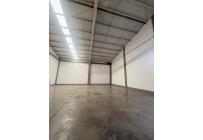 Locales y Bodegas, Alquiler, Evaristo García - $12.000.000