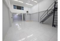 Locales y Bodegas, Alquiler, Bretaña - $8.500.000