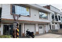 Oficinas y Consultorios, Alquiler, Prados del Norte - $2.350.000