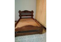 VENDO CAMA ESTILO COLONIAL - Muebles