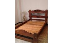 VENDO CAMA ESTILO COLONIAL - Muebles