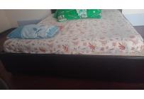 VENDO CAMA Y NOCHERO - Muebles