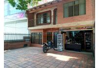 Casas, Alquiler, Primero de Mayo - $3.000.000