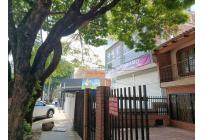 Casas, Alquiler, Primero de Mayo - $3.000.000