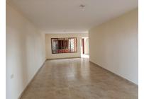 Casas, Alquiler, Primero de Mayo - $3.000.000